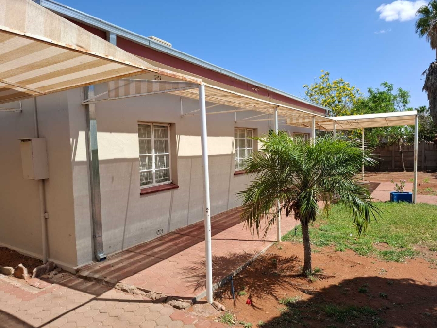 4 Bedroom Property for Sale in Die Rand Northern Cape